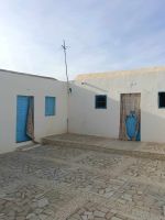 فرصصة منزل عربي به 500م قريب من الحمامات
