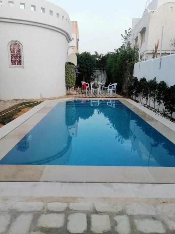Maison feninaréf:  villa avec piscine location à l'année