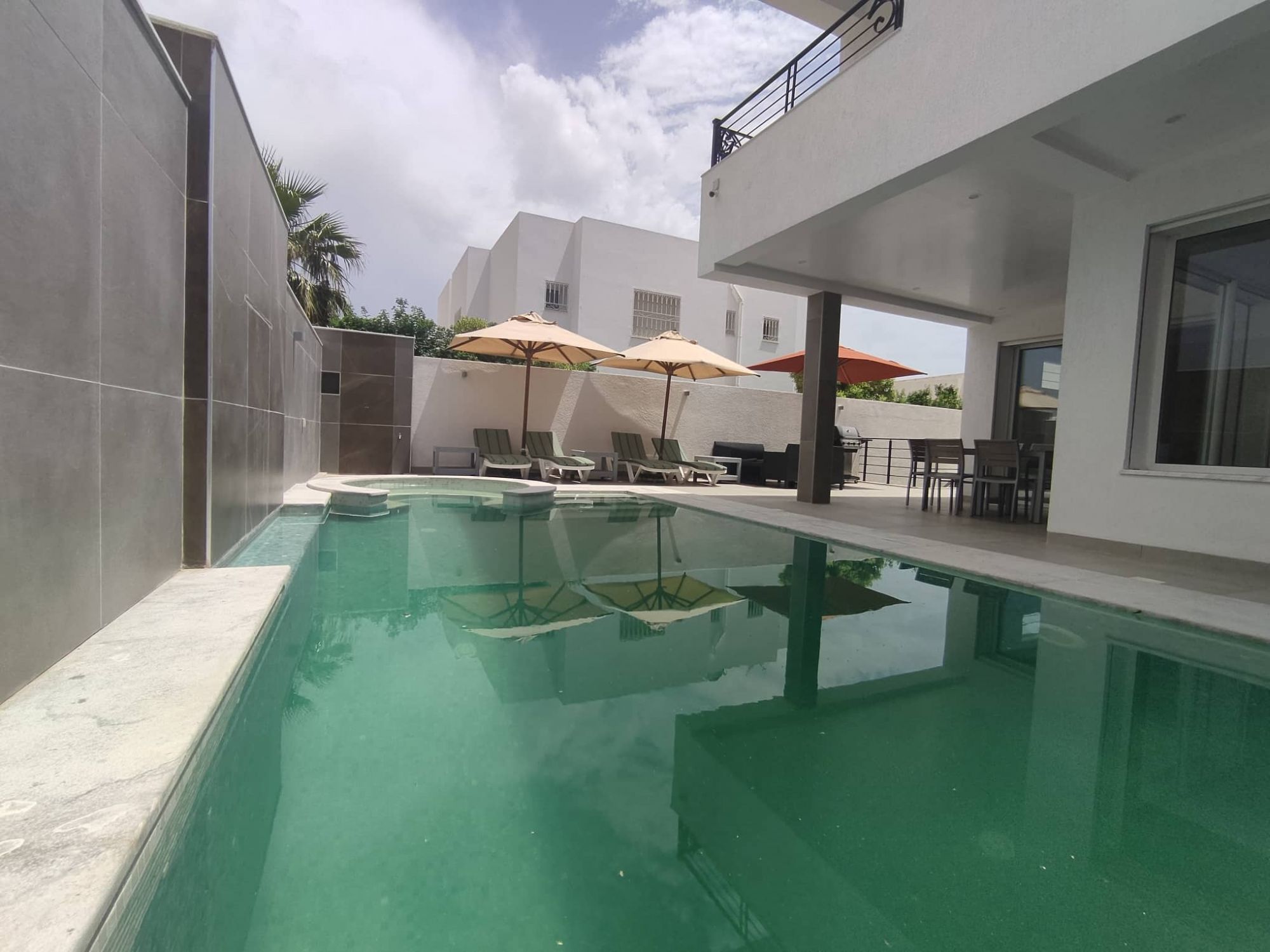 Villa yesmine yess ha