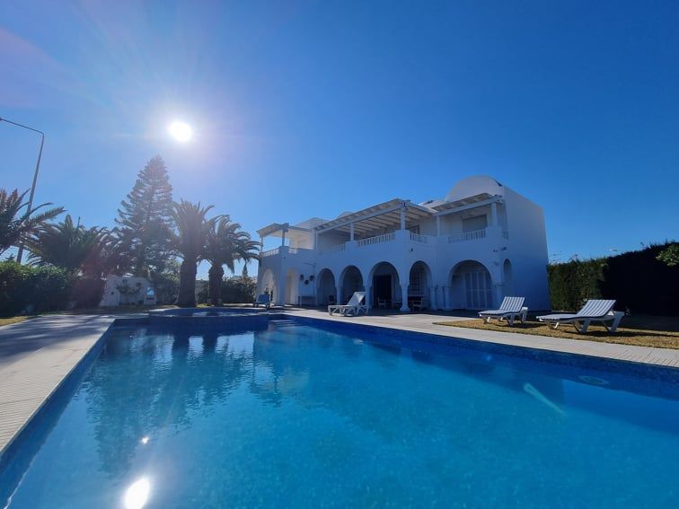 Villa verdoyante à jinen hammamet villa avec piscine