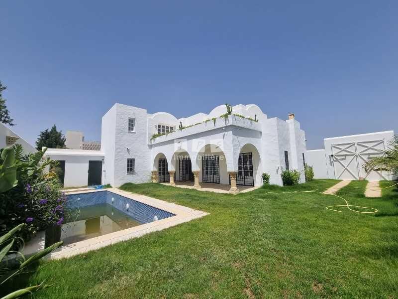 Belle villa à vendre à hammamet zone théâtre