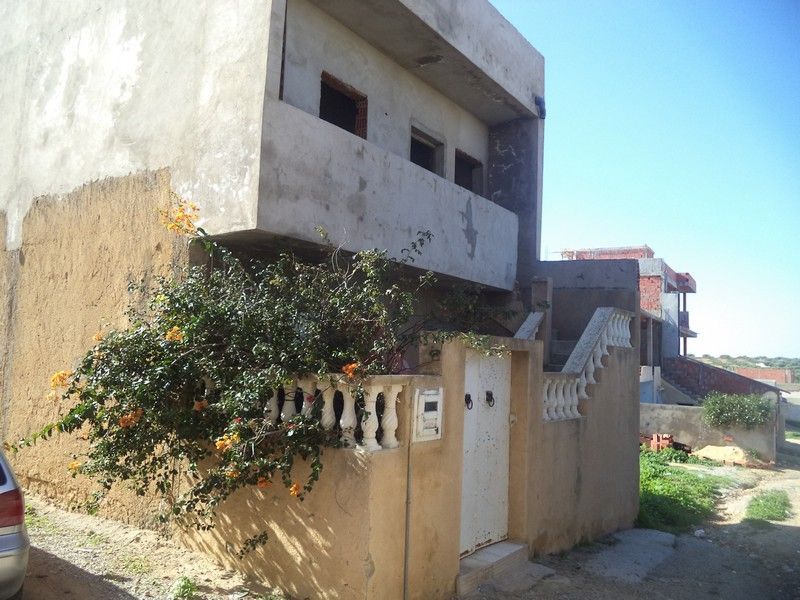 Av une maison rdc situé à 4km de hammamet sud