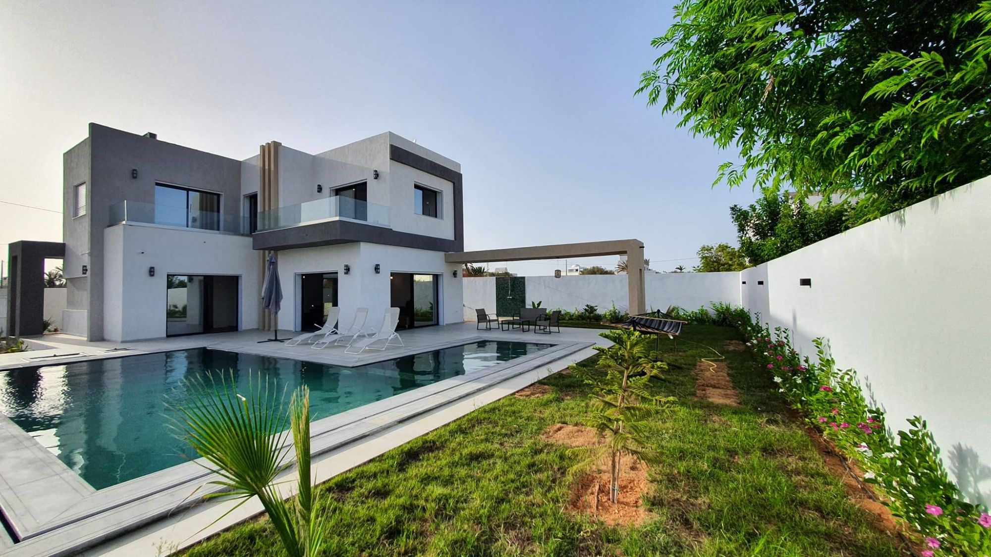 A vendre villa de luxe vue sur mer à lagune