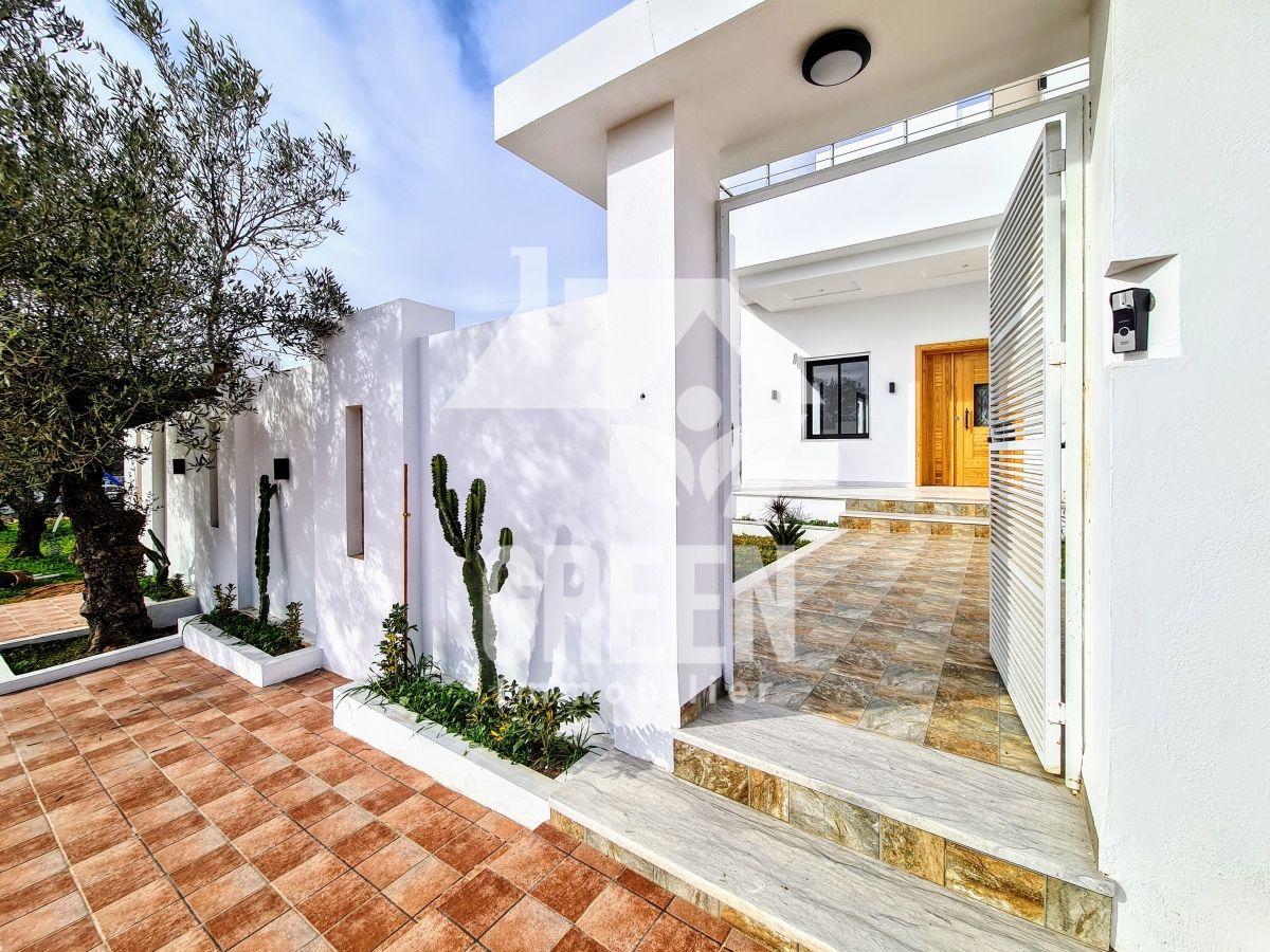 Villa le chalet rose hammamet dans le quartier calme