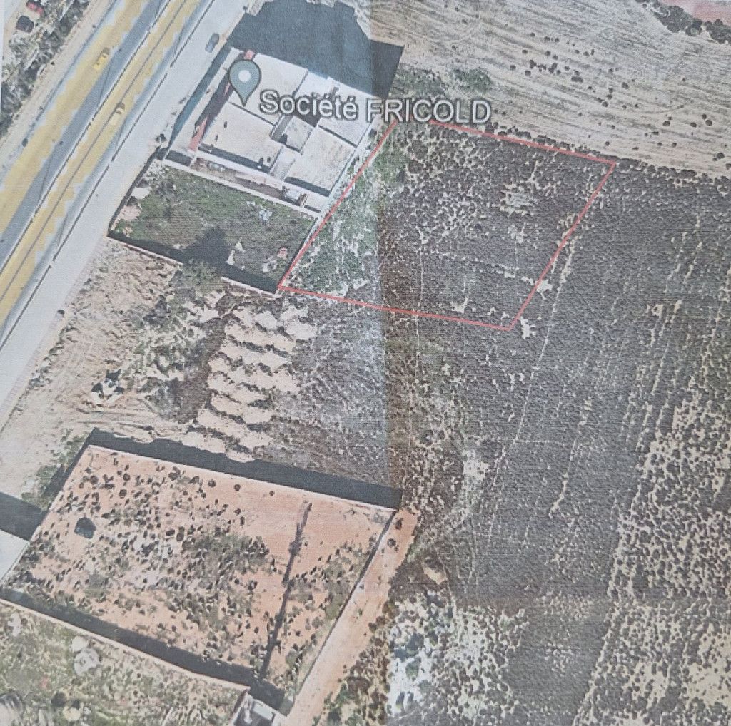 À vendre : terrain 2350 m² – cité el hidhab fouchena vocation r