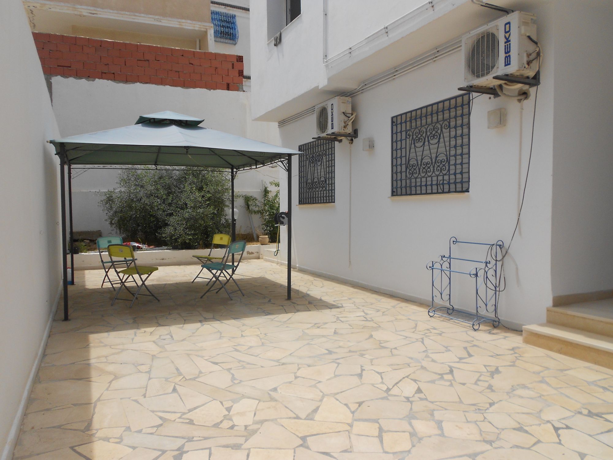 Av maison rc avec jardin et abri voitures à hammamet nord