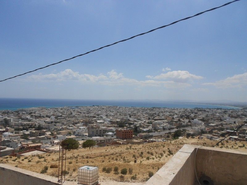 Av rc avec étage inachevé et garage à hammamet