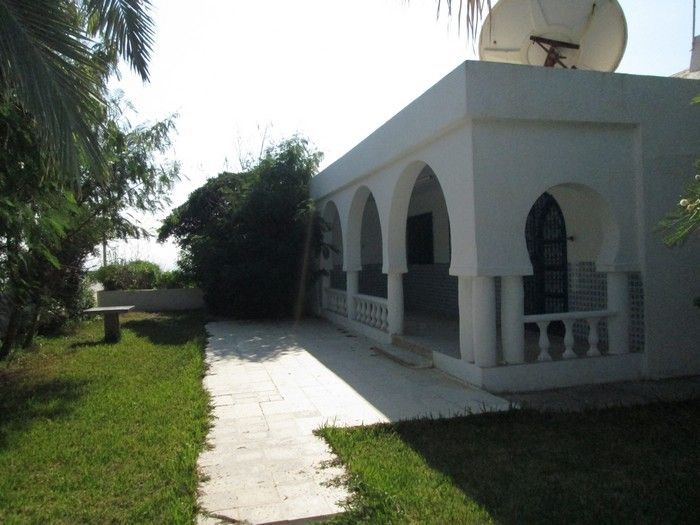 Bungalow avec 338m pied dans l'eau à nabeul