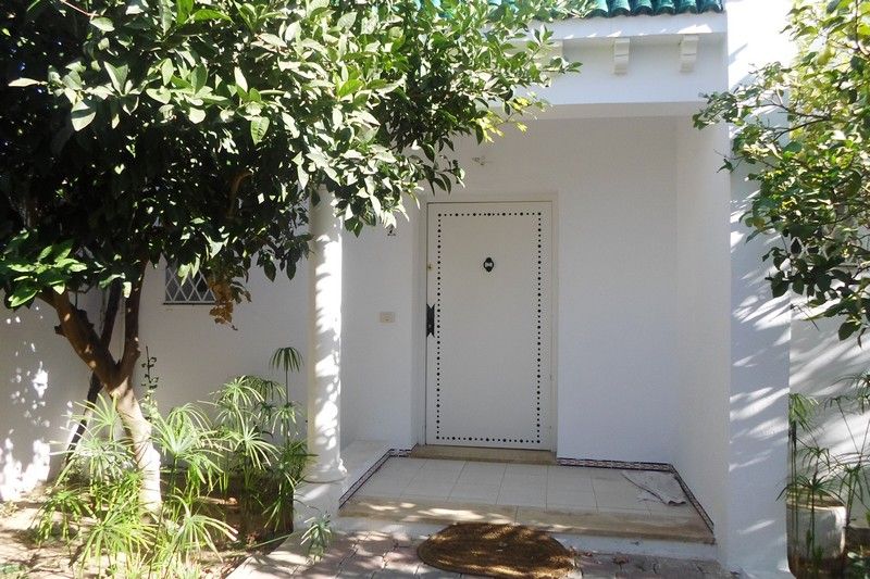 Villa jumelée sur 2 niveaux dans une résidence gardée