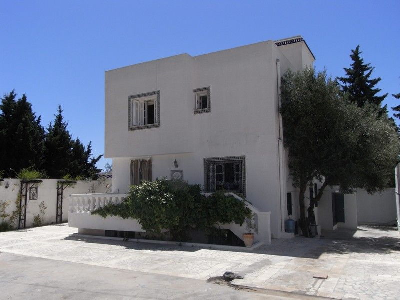 Av une belle villa accès spacieuse de style américain