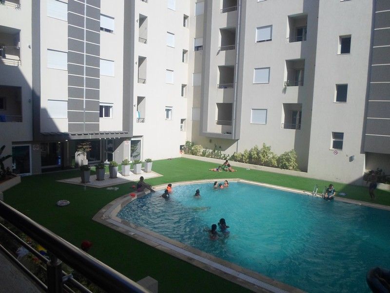 Av un appartement s+1 au premier étage de haut standing