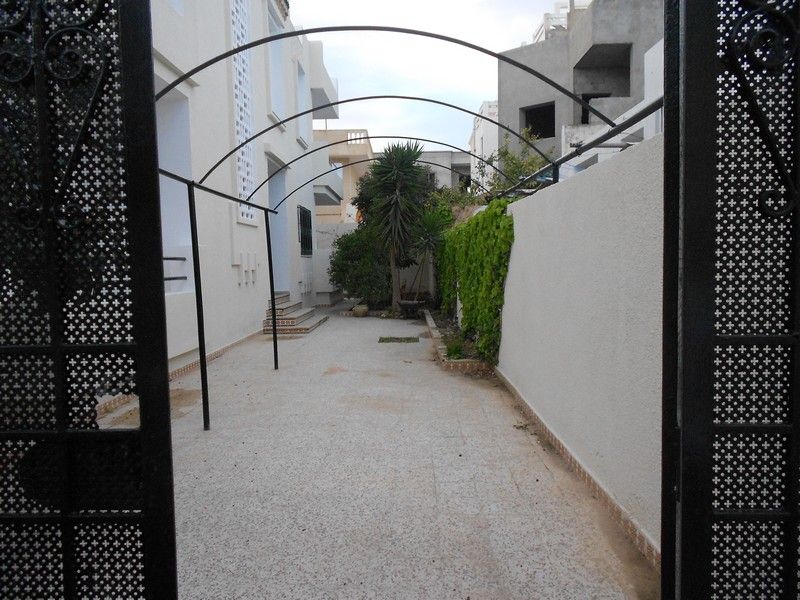 Villa avec deux appartements à nabeul k