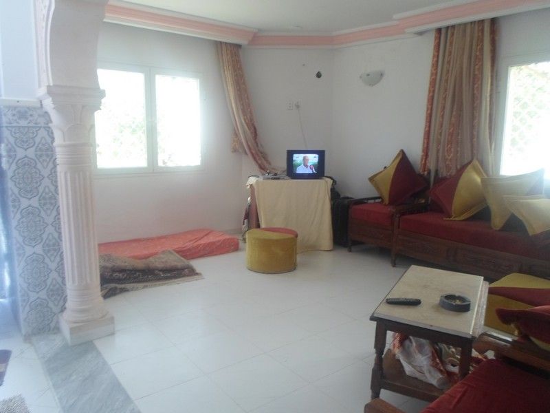 Maison avec 2 garages proche hammamet kg