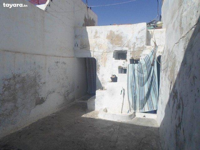 Maison arabe à 2 façades en plein centre ville kg