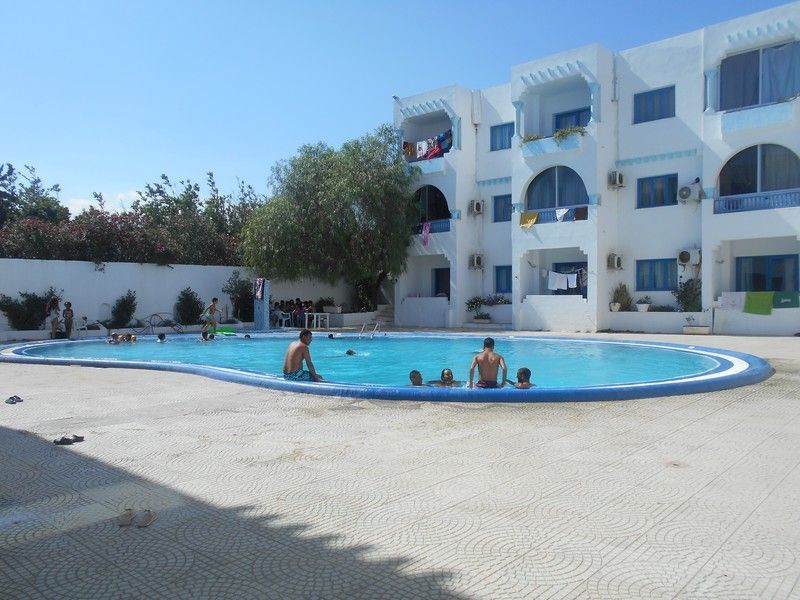 Al pour une semaine dans une résidence gardée à hammamet w