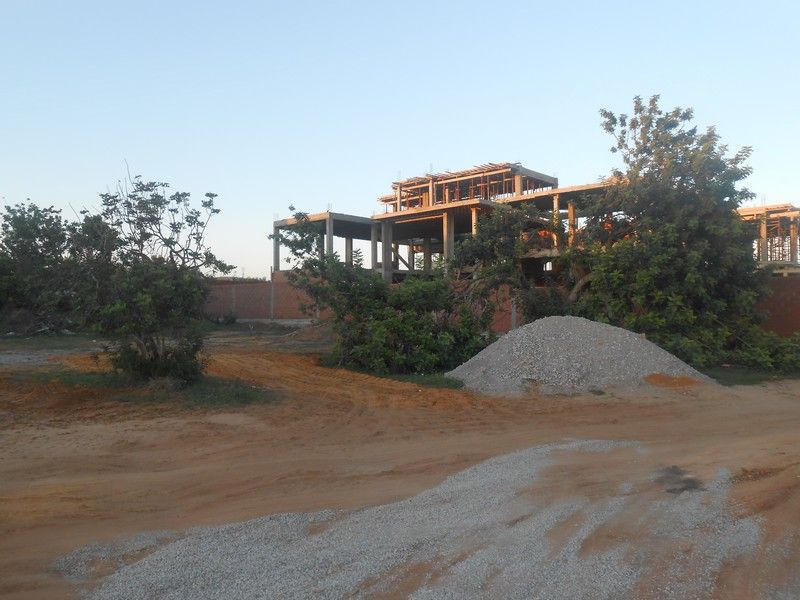 Terrain proche de la zone touristique os