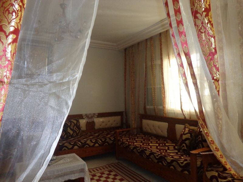 Maison avec étages inachevé