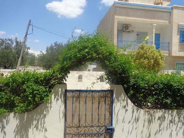 Un appartement rdc a vendre proche hotel nahrawes gh
