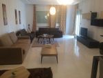 Spacieux appartement meublé au la de tunis