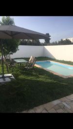 Une coquette villa meublée avec piscine et jardin