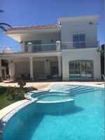 Villa le rocher a avec piscine