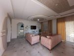 Une coquette villa avec piscine a louer z