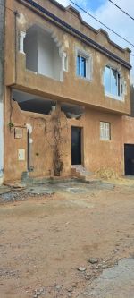 Av deux maison avec garage proche de toutes commodités 300 m²