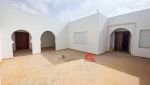 Villa de plainpied À vendre À houmt souk djerba zu
