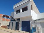 À vendre : maison r+1 récemment construite à fouchena avec rezde