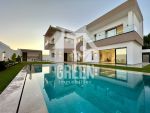 Exclusive chez green villa blondie