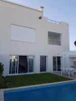 A vendre une villa de haut standing avec piscine a hammamet