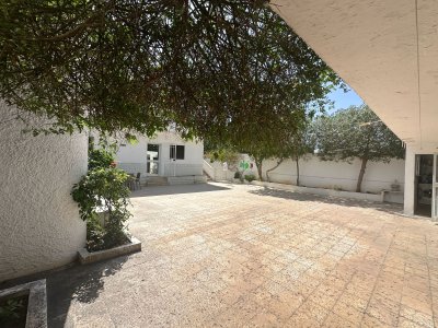 Maison S+6 a vendre à La Soukra