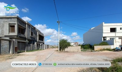 أرض بمساحة 300متر مربع في كليبيا