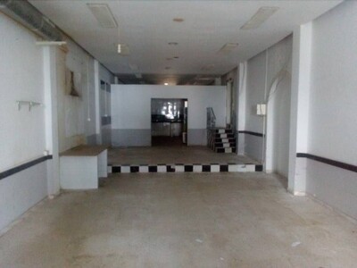 un local commercial en plien centre ville hammamet de supérfici