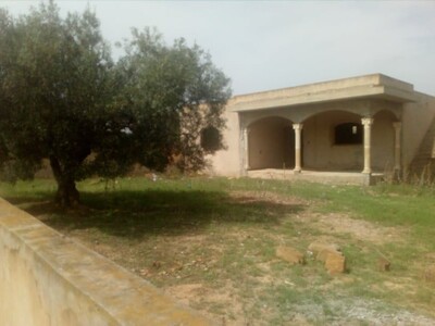 une villa manque de finitiona monchar hamammet dans la compagne
