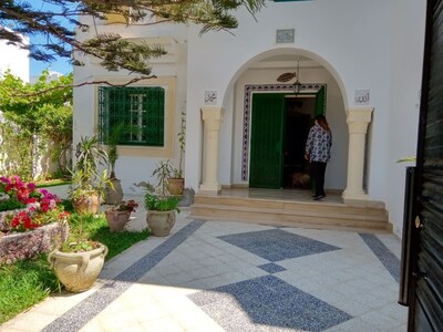 une superbe villa meublée à 30 m de la plage
