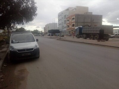 terrain en plein ville barraket sehel sur la route G