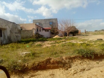 un lots de terrain de 200m