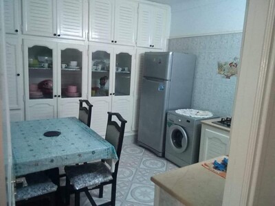 une maison proopre deux niveaux