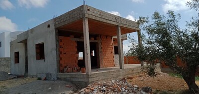 Maison inachevé de 300m