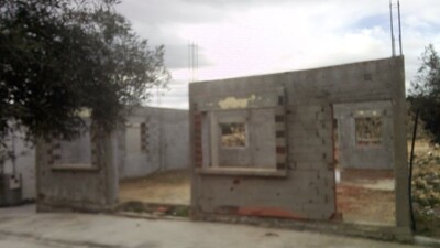 av une maison avec jardin ch