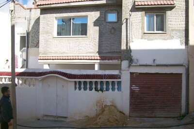to sell a house in a working-class neighborhood
