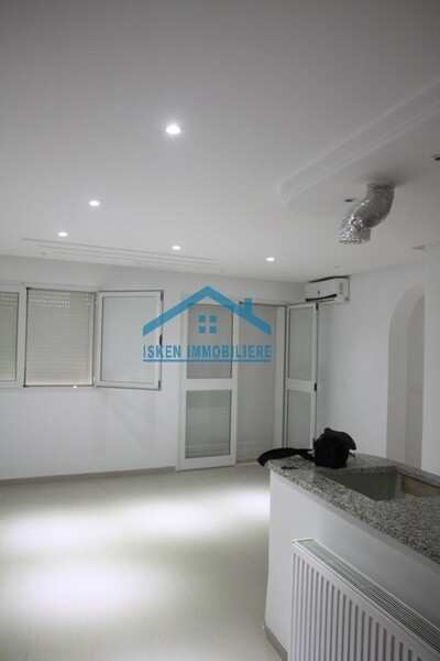 APPARTEMENT CENTRE VILLE à vendre un appartement deuxième étage