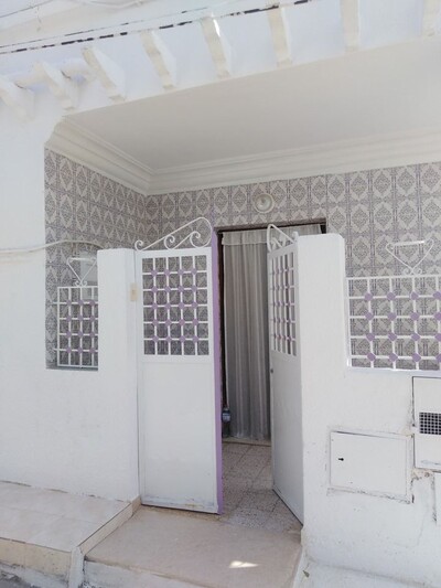 Une maison à deux étages à vendre