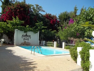 A louer RDC de villa avec piscine
