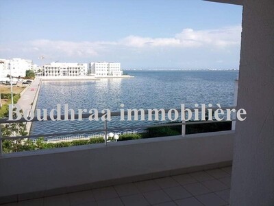 Appartement au front de lac