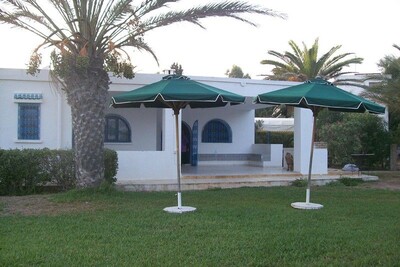 une superbe villa front de mer à hammamet nord