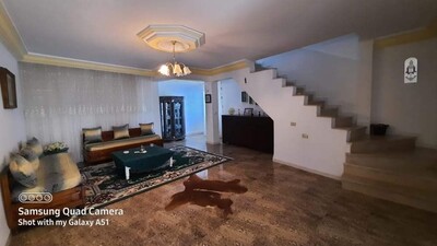A vendre une maison style duplex