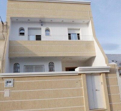 Belle maison S+3 de 250m²