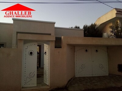a sidi hammed une maison avec abri de voiture g